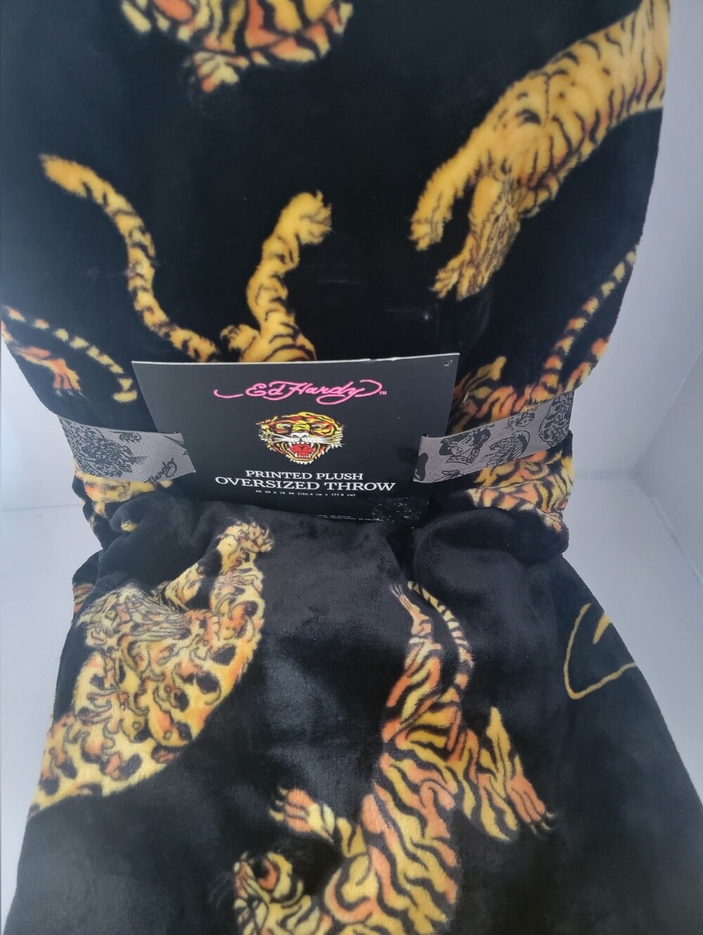 NWT! Ed Hardy GOLD & BLACK TIGER PLUSH THROW